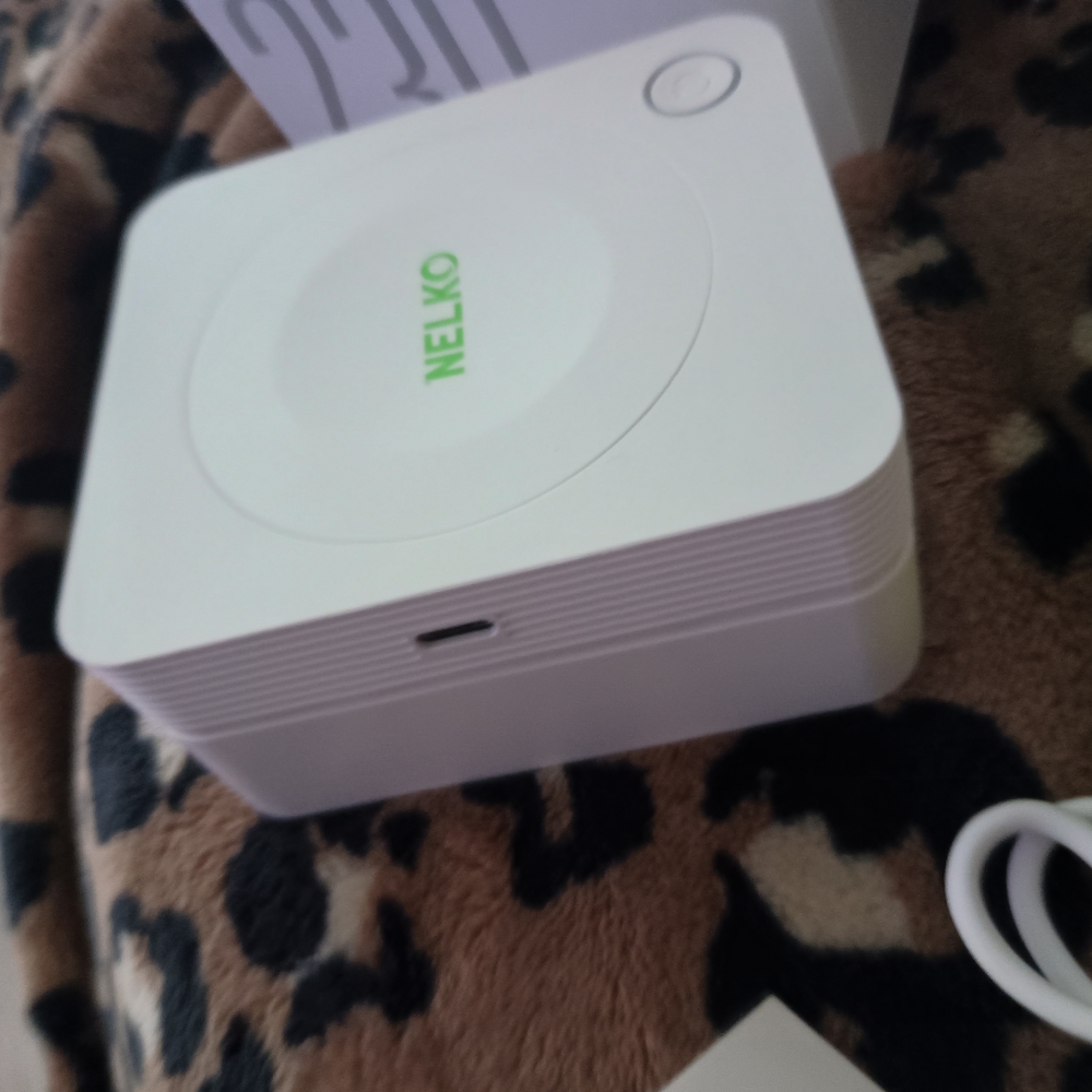 Nelko PM230 Portable Bluetooth Sticker Printer - Picture 2 of 9